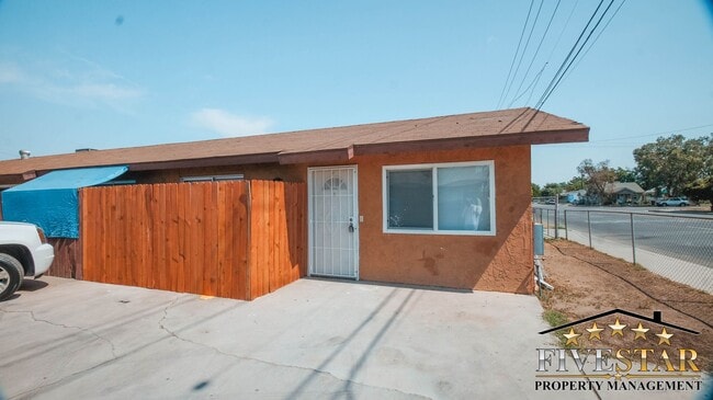 Building Photo - Apartment for Rent on 3017 "Q" Street Apt B