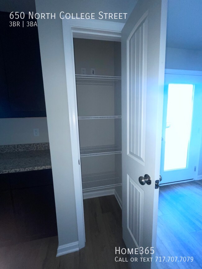 Foto del edificio - BRAND NEW 3 Bedroom, 2.5 Bathroom Availabl...