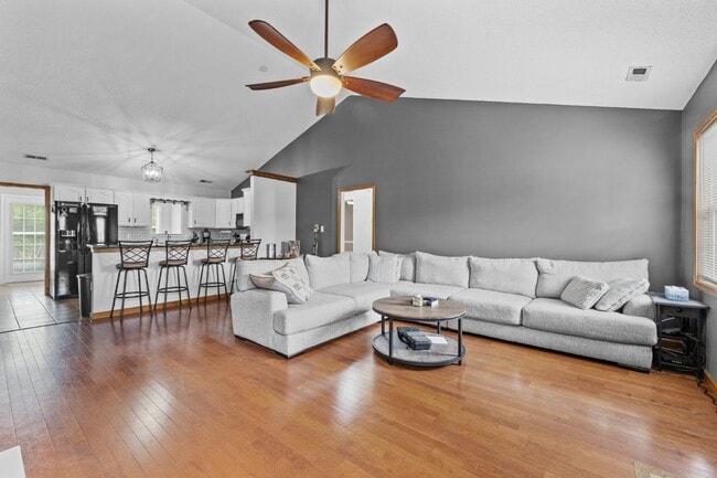 Building Photo - 212 Quail Creek Ct