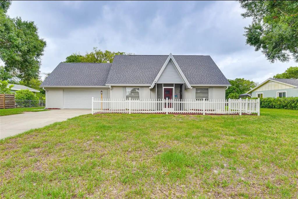 Primary Photo - 4831 Greenleaf Rd