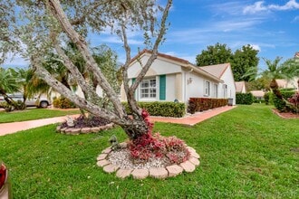 Building Photo - 6129 Heliconia Rd