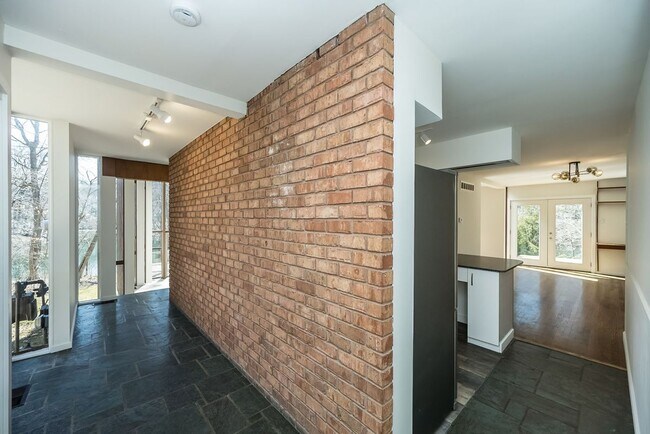 Foto del edificio - 20 Arrowhead Estates Ln