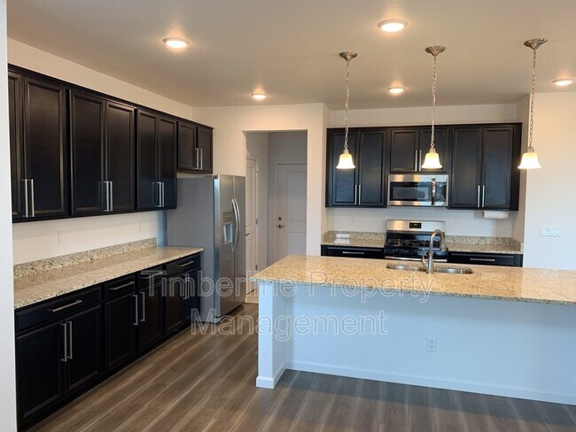 Foto del edificio - 811 Marine Corps Dr