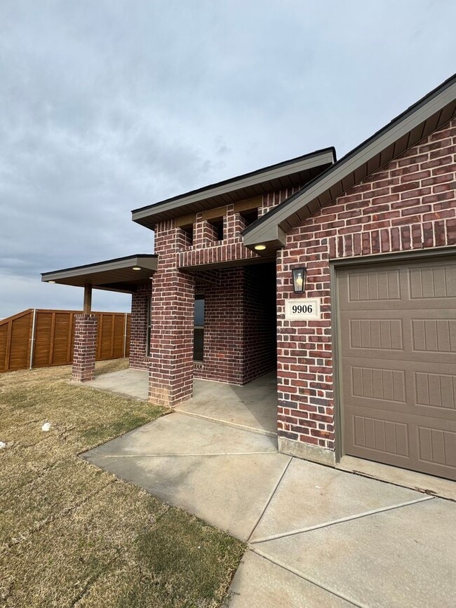 Building Photo - Fabulous Luxury Newer 2025 Build 3/2/2