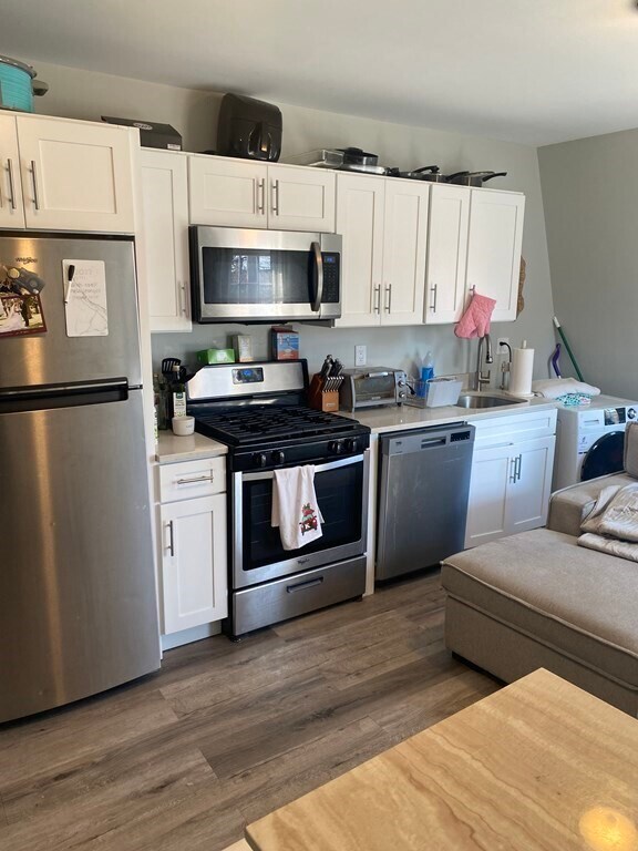 Building Photo - 397 K St