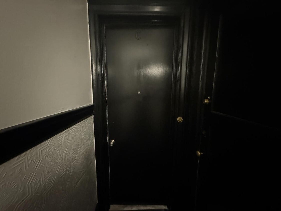 Primary Photo - 360 BAKER ST.