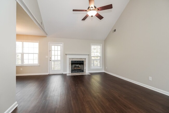 Foto del edificio - 1126 Poplar Hollow Dr