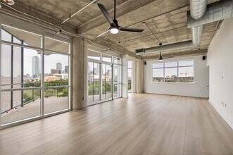 Building Photo - 1001 Belleview St