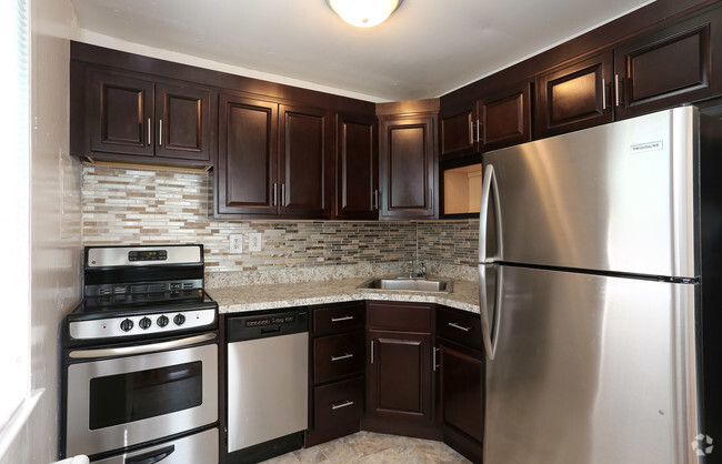 Cocina - Groton Townhouse Apartments