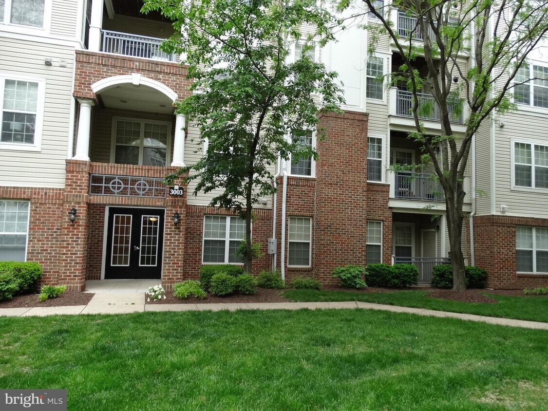 3003 Nicosh Cir Unit 3108, Falls Church, VA 22042 Room for Rent in