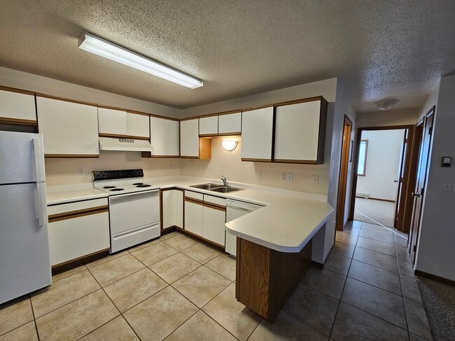 Building Photo - 4330 10th Ave S. Fargo ND