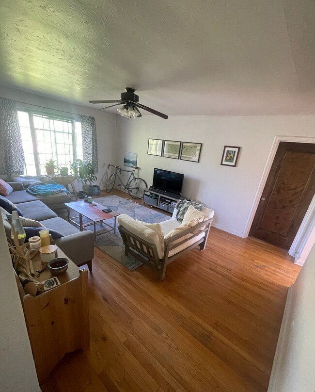 Foto del edificio - 1410 Vine St