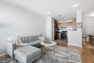 Building Photo - 4852 Eisenhower Ave