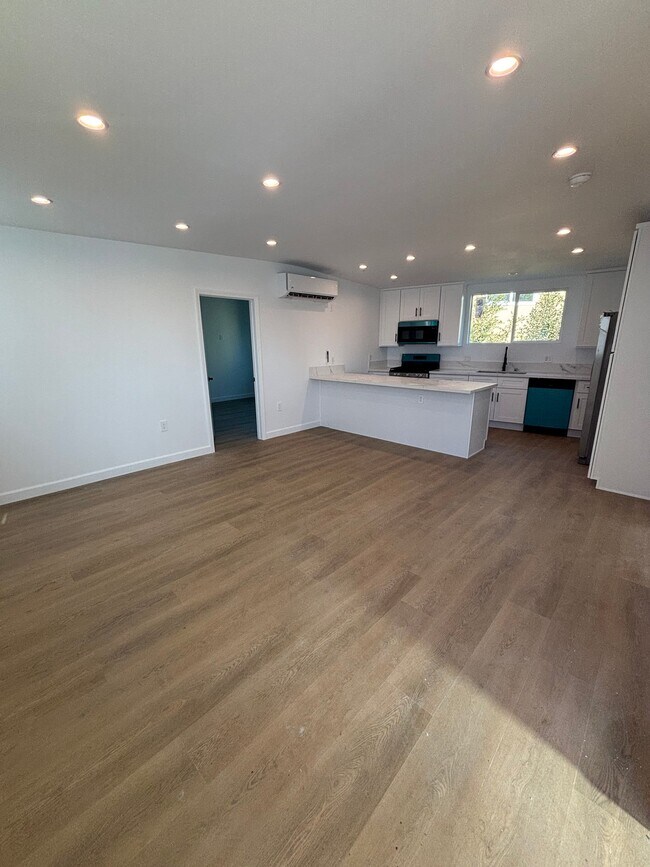 Foto del edificio - 2280 S Barrington Ave