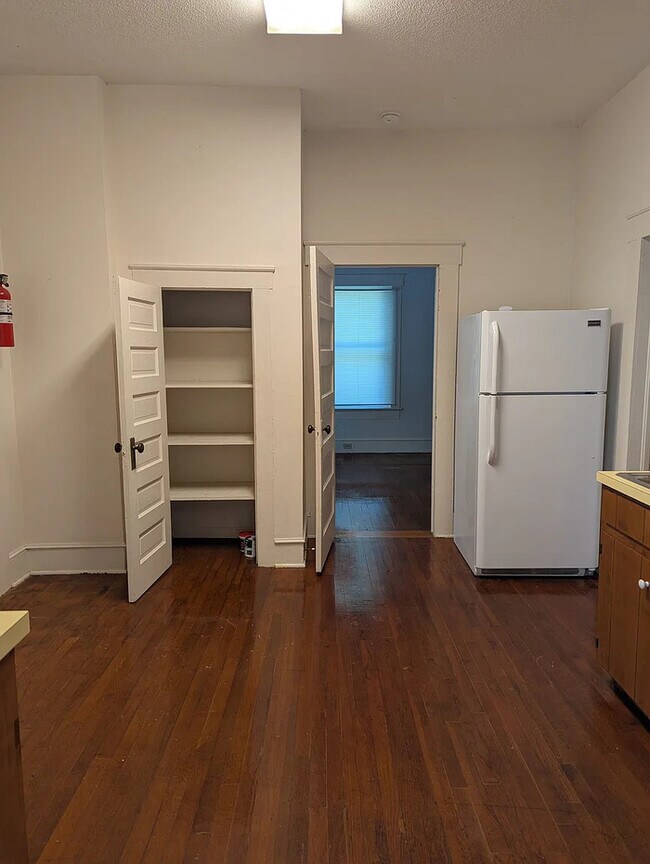 Foto del edificio - Nice 1 Bed / 1 Bath duplex home in a desir...
