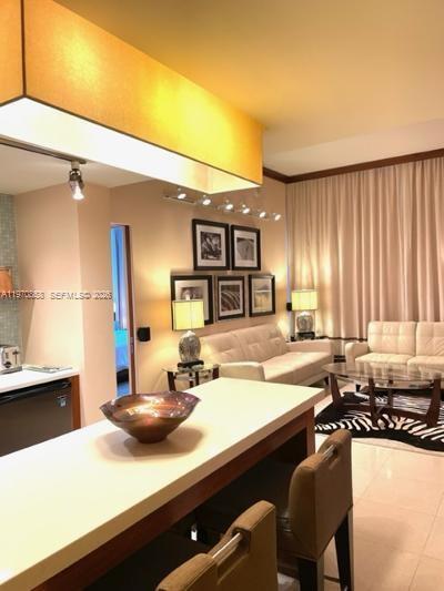 Foto del edificio - 6801 Collins Ave