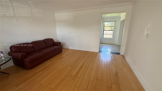 Foto del edificio - 8281 SW 28th St