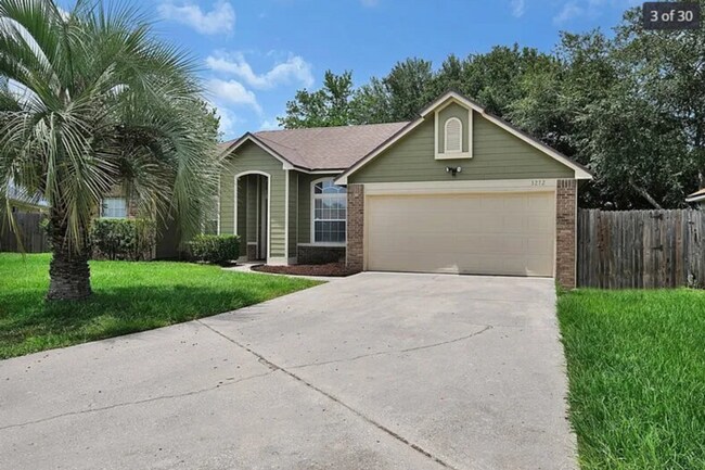 Foto del edificio - 3 Bedroom 2 Bathroom home with Garage Near...