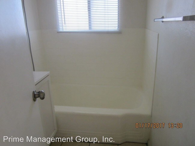 Building Photo - 1401 S Willowbrook Ave