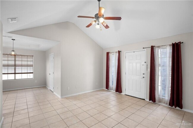 Building Photo - 19 Res Dr