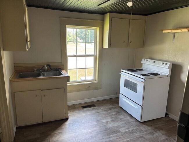Foto del edificio - 1bd/1ba Apt in Leesville, SC