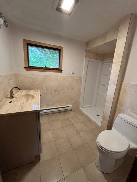 Baño - 54 Pleasant St
