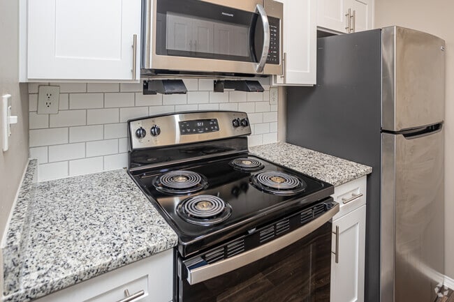 1BR, 1BA - 700SF - Arbor Walk Apartments