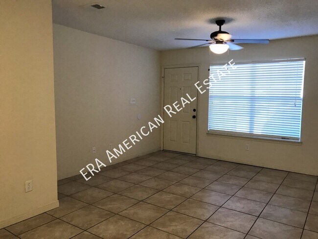 Building Photo - Washer & Dryer Hookup!