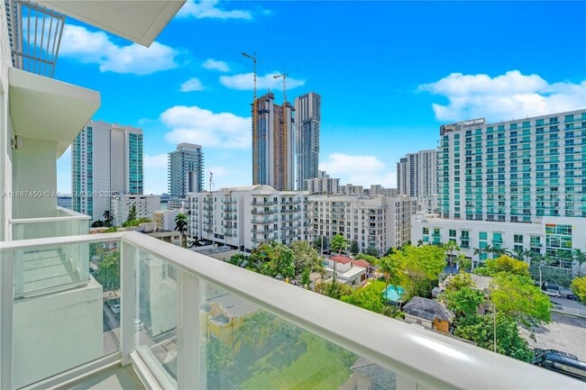 Foto del edificio - 321 NE 26th St