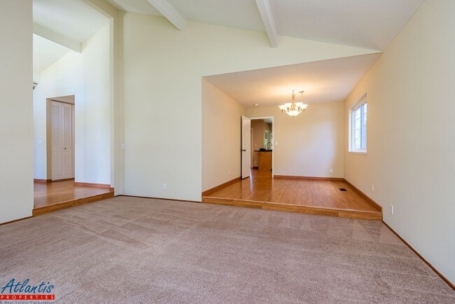 Building Photo - 6043 Meridian Ave