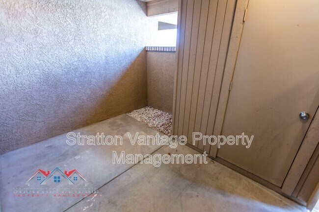 Foto del edificio - 427 W Pontiac Dr