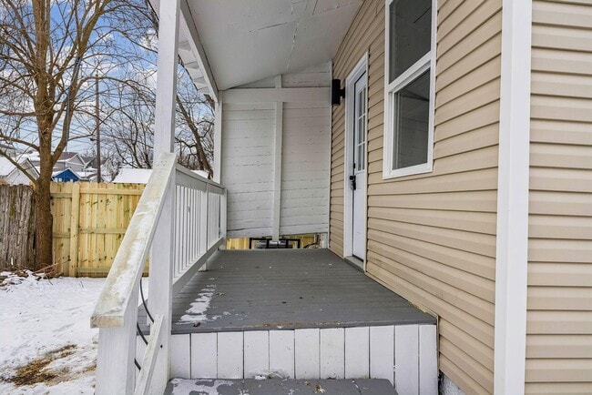 Building Photo - 1571 Arlington Ave