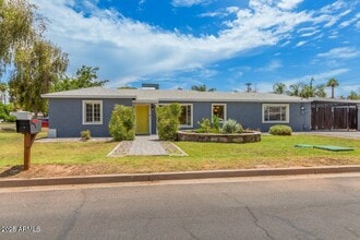 Building Photo - 2441 E Edgemont Ave