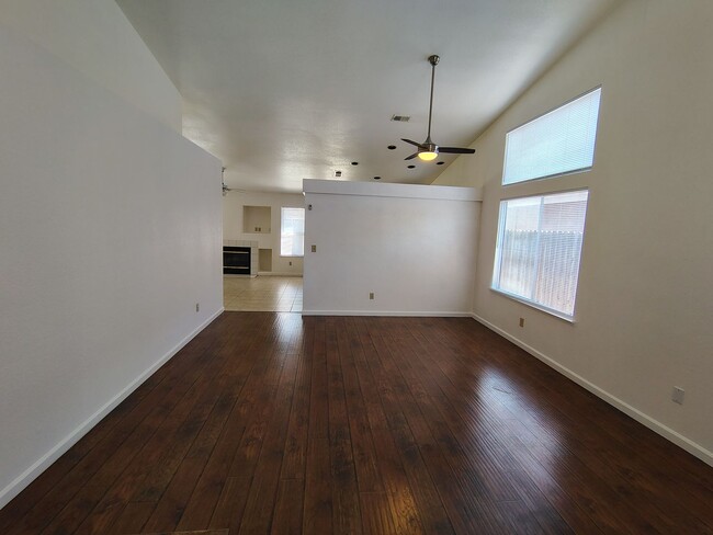 Building Photo - 4920 Apple Farm Ln