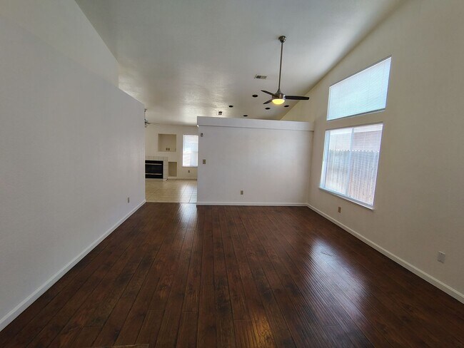 Foto del edificio - 4920 Apple Farm Ln
