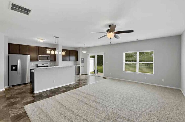 Building Photo - 313 Sweetbriar Ct