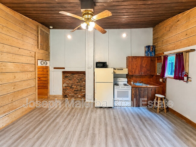 Building Photo - 115 Lillibridge Ave