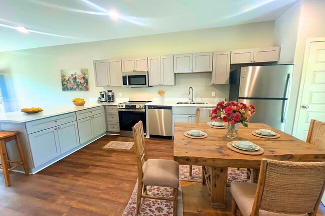 Foto del edificio - 242 Firefly Ln