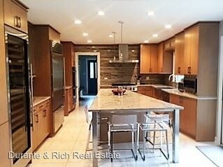 Foto del edificio - 5 br, 3.5 bath House - 21725 Hilandale Court