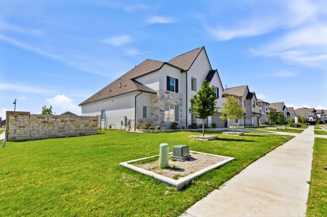 Building Photo - 396 Hollister Dr