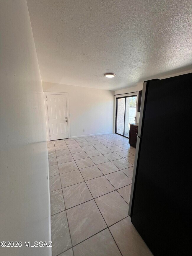 Building Photo - 3639 S Yukon Pl