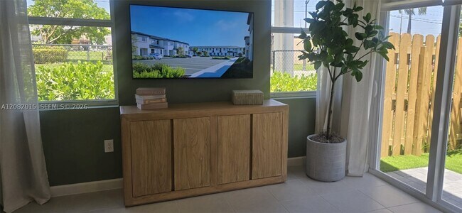 Foto del edificio - 1534 NE 5th Ct