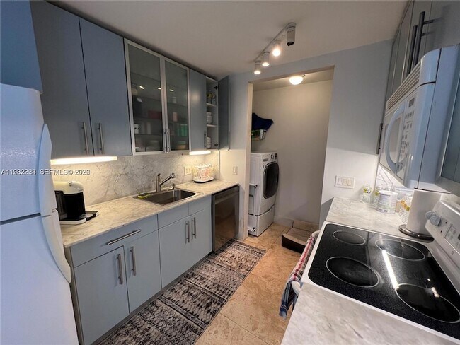 Foto del edificio - 780 NE 69th St