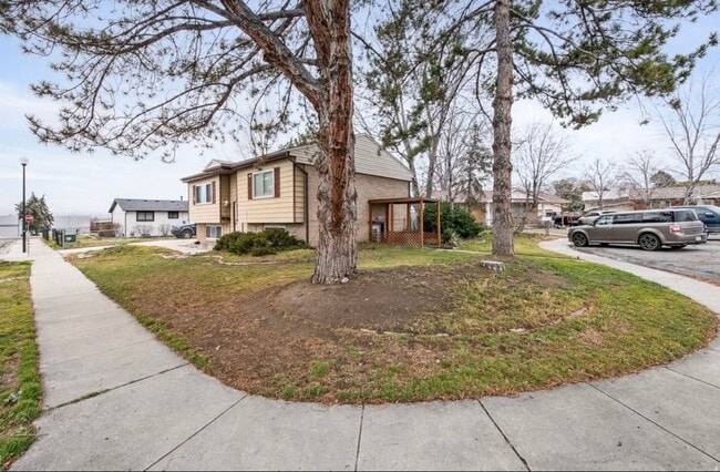 Building Photo - 140 W 8710 S