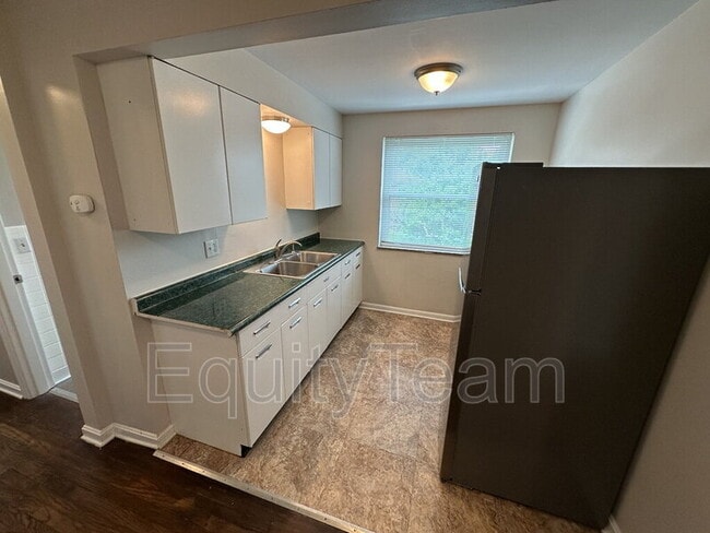 Building Photo - 3918 E Gatewood Ln