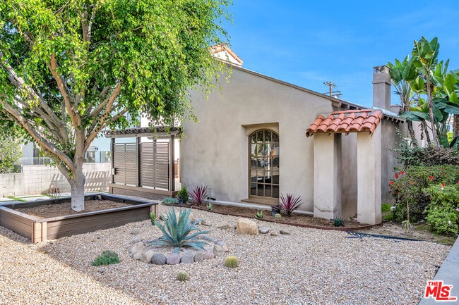 Building Photo - 1450 Reeves St