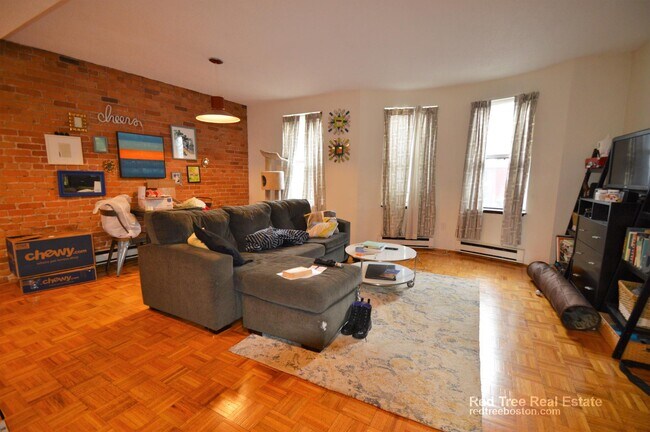 Building Photo - 6 Cypress Rd