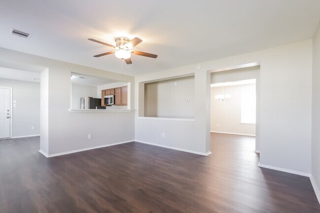 Foto del edificio - 20619 Tayman Oaks Dr