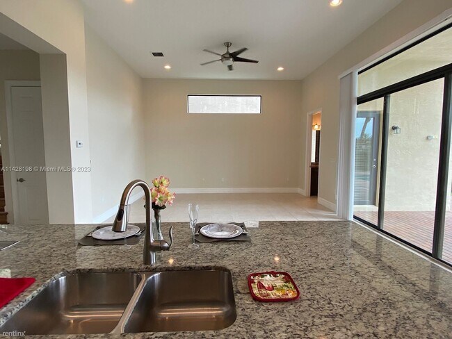 Building Photo - 5 br, 6.5 bath House - 8248 Lost Creek Ln