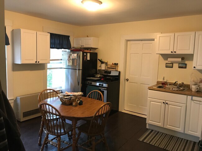 Kitchen - 28 Maple St